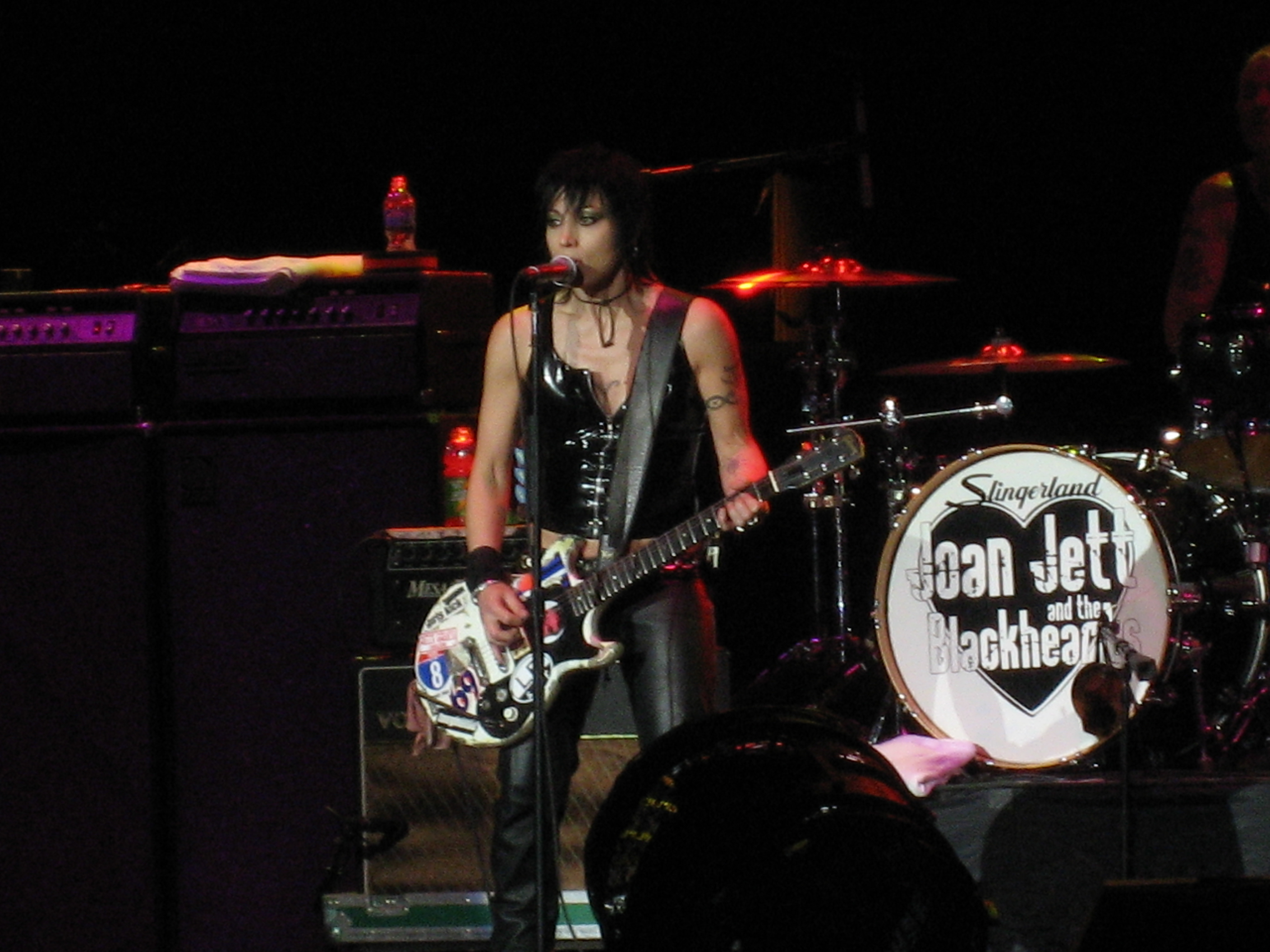 JoanJett2007-09-18BeerAmphitheatreTorontoCanada (6).JPG